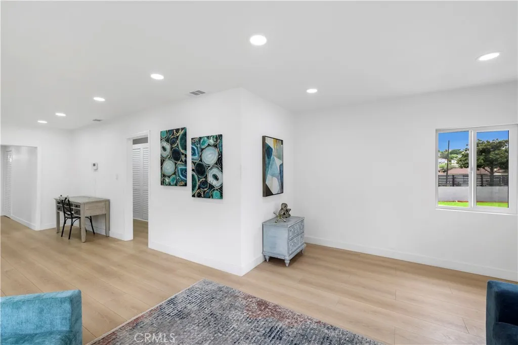 2218 S Meridian Avenue, Alhambra, California 91803 home-pic-15